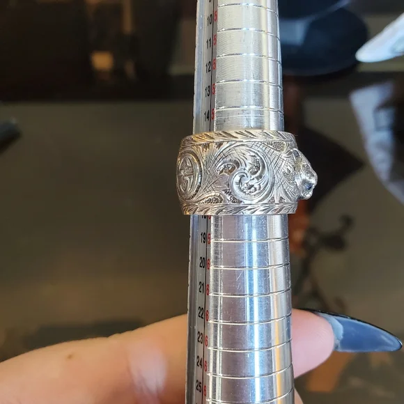 Gucci Garden Sterling Silver and Green Resin Feline Head Motifs Ring - Picture 8 of 11